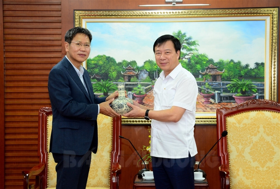 Hai Duong to facilitate South Korean business's investment research